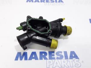 Gebrauchte Thermostatgehäuse Peugeot Expert Preis € 60,00 Margenregelung angeboten von Maresia Parts