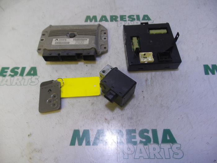Used Engine management computer Renault Laguna II (BG) 2.0 16V Price € 210,00 Margin scheme offered by Maresia Parts