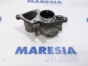 Używane Pompa prózniowa (Diesel) Citroen Jumper (U9) 2.2 HDi 120 Euro 4 Cena € 105,00 Procedura marży oferowane przez Maresia Parts