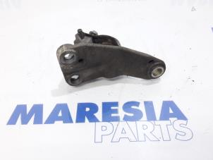 Used Support (miscellaneous) Renault Megane III Grandtour (KZ) 1.5 dCi 110 Price € 20,00 Margin scheme offered by Maresia Parts