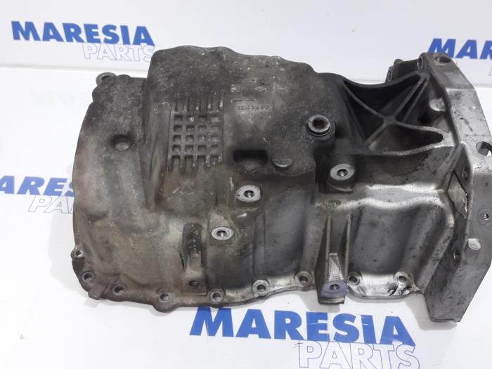 Usagé Couvercle carter Renault Megane III Grandtour (KZ) 1.5 dCi 110 Prix € 40,00 Règlement à la marge proposé par Maresia Parts