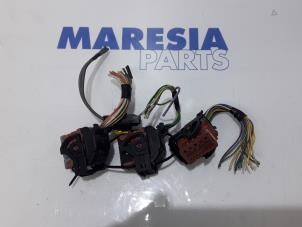 Usados Mazo de cables Peugeot 407 (6C/J) 2.7 HDi V6 24V Precio € 50,00 Norma de margen ofrecido por Maresia Parts