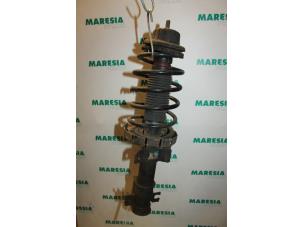 Used Front shock absorber rod, left Fiat Stilo (192A/B) 1.9 JTD 115 Price € 50,00 Margin scheme offered by Maresia Parts