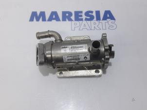 Used Heat exchanger Renault Trafic New (FL) 2.0 dCi 16V 90 Price € 60,00 Margin scheme offered by Maresia Parts