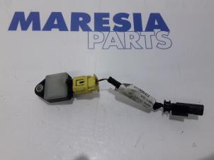 Używane Czujnik poduszki powietrznej Fiat Panda (312) 0.9 TwinAir 65 Cena € 25,00 Procedura marży oferowane przez Maresia Parts