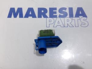 Używane Opornica wentylatora Fiat 500 (312) 0.9 TwinAir 80 Cena € 10,00 Procedura marży oferowane przez Maresia Parts