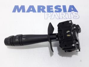 Gebrauchte Richtungsanzeiger Schalter Renault Master III (FD/HD) 2.5 dCi 16V Preis € 42,35 Mit Mehrwertsteuer angeboten von Maresia Parts