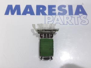 Gebrauchte Heizung Widerstand Renault Master III (FD/HD) 2.5 dCi 16V Preis € 30,25 Mit Mehrwertsteuer angeboten von Maresia Parts