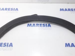Gebrauchte Seitenschürze rechts Renault Master III (FD/HD) 2.5 dCi 16V Preis € 42,35 Mit Mehrwertsteuer angeboten von Maresia Parts