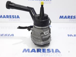 Used Power steering pump Peugeot 308 SW (4E/H) 1.6 16V THP 150 Price € 74,95 Margin scheme offered by Maresia Parts