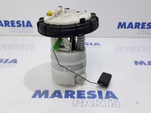 Used Electric fuel pump Peugeot 308 SW (4E/H) 1.6 16V THP 150 Price € 35,00 Margin scheme offered by Maresia Parts