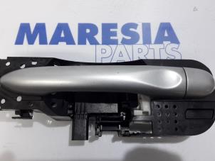 Used Rear door handle 4-door, left Renault Megane III Grandtour (KZ) 1.5 dCi 110 Price € 35,00 Margin scheme offered by Maresia Parts