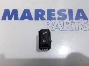 Used Cruise control switch Renault Megane III Grandtour (KZ) 1.5 dCi 110 Price € 20,00 Margin scheme offered by Maresia Parts