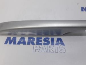 Used Roof rail sealing cover Peugeot 308 SW (4E/H) 1.6 16V THP 150 Price € 35,00 Margin scheme offered by Maresia Parts