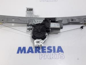 Usagé Lève vitre électrique avant droit Peugeot 207 SW (WE/WU) 1.6 16V VTRi Prix € 35,00 Règlement à la marge proposé par Maresia Parts
