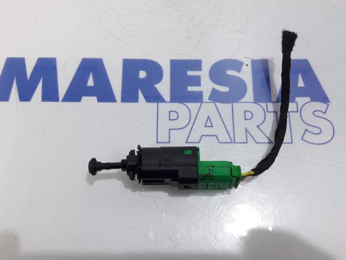 Używane Przelacznik Peugeot 207 SW (WE/WU) 1.6 16V VTRi Cena € 10,00 Procedura marży oferowane przez Maresia Parts