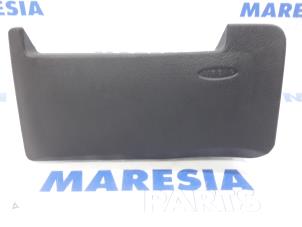 Used Knee airbag, left Citroen C5 II Berline (RC) 2.0 16V Price € 50,00 Margin scheme offered by Maresia Parts