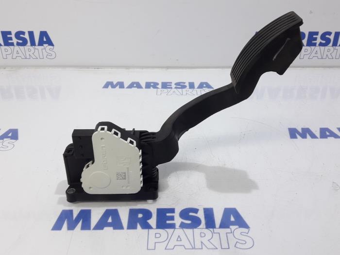 Begagnade Gaspedalsensor Fiat Punto III (199) 1.3 JTD Multijet 80 16V Pris € 15,00 Marginaltabell erbjuds av Maresia Parts