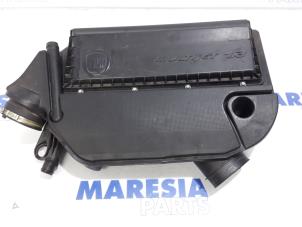 Usados Cuerpo de filtro de aire Fiat Punto III (199) 1.3 JTD Multijet 80 16V Precio € 50,00 Norma de margen ofrecido por Maresia Parts