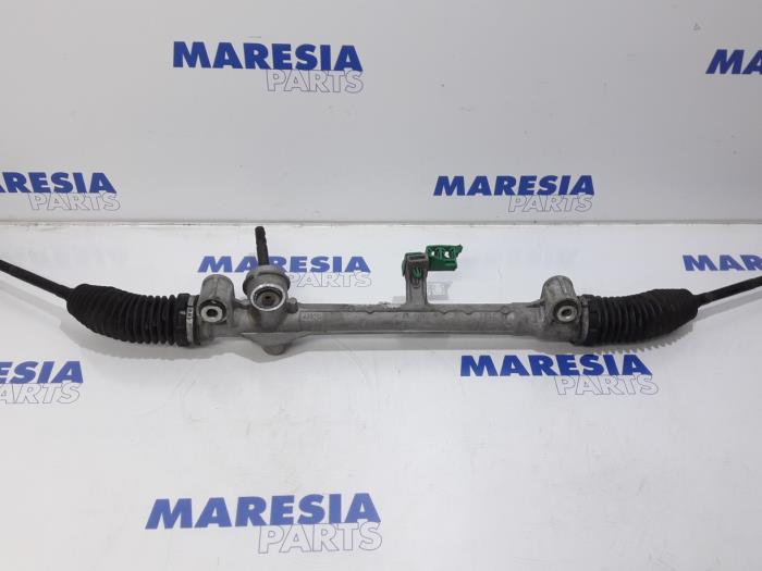 Begagnade Styrbox Fiat Punto III (199) 1.3 JTD Multijet 80 16V Pris € 50,00 Marginaltabell erbjuds av Maresia Parts