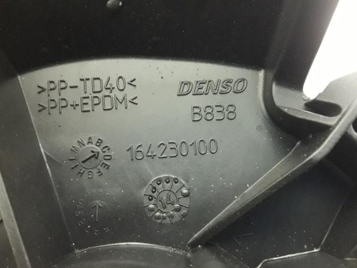 Heating and ventilation fan motor from a Fiat Punto III (199) 1.3 JTD Multijet 80 16V 2015