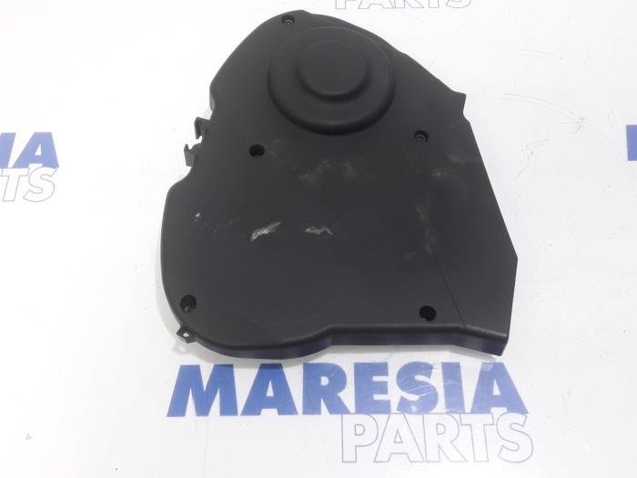 Usagé Couvercle de distribution Peugeot 407 (6D) 1.8 16V Prix € 20,00 Règlement à la marge proposé par Maresia Parts