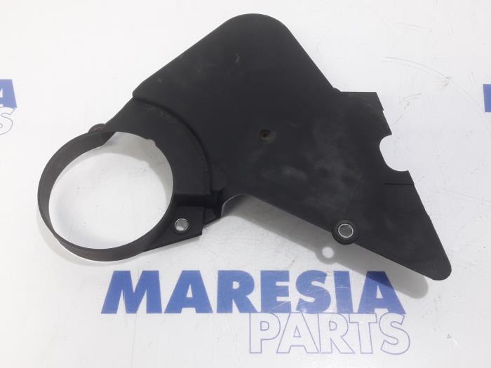Usagé Couvercle de distribution Peugeot 407 (6D) 1.8 16V Prix € 20,00 Règlement à la marge proposé par Maresia Parts