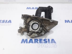 Usagé Pompe à huile Peugeot 407 (6D) 1.8 16V Prix € 50,00 Règlement à la marge proposé par Maresia Parts