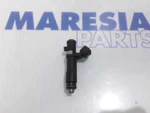 Usagé Injecteur (injection essence) Peugeot 407 (6D) 1.8 16V Prix € 25,00 Règlement à la marge proposé par Maresia Parts