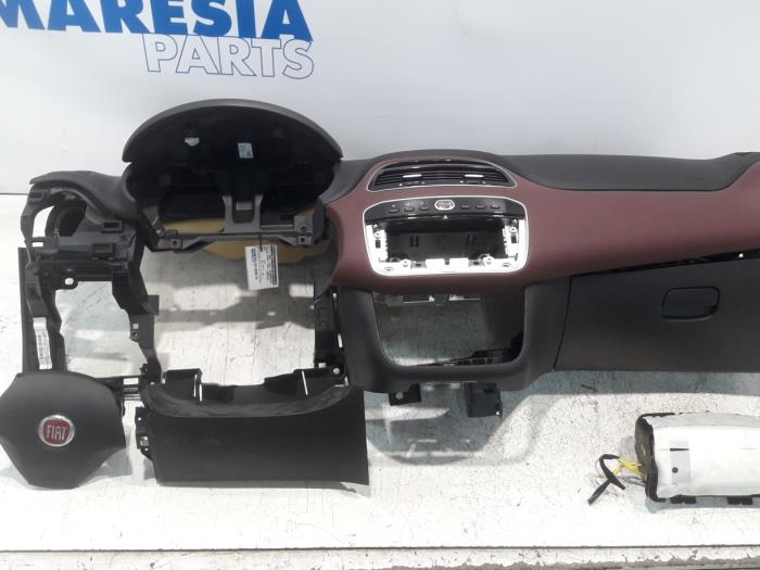 Begagnade Airbagset Fiat Punto Evo (199) 1.3 JTD Multijet 85 16V Euro 5 Pris € 275,00 Marginaltabell erbjuds av Maresia Parts