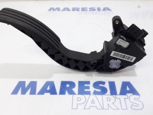 Used Throttle pedal position sensor Renault Scénic III (JZ) 1.6 16V Price € 25,00 Margin scheme offered by Maresia Parts