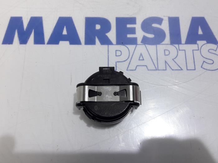 Begagnade Regnsensor Renault Scénic III (JZ) 1.6 16V Pris € 15,00 Marginaltabell erbjuds av Maresia Parts
