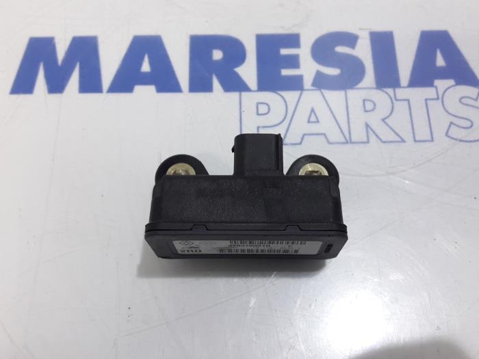 Usagé Ordinateur ESP Renault Scénic III (JZ) 1.6 16V Prix € 19,50 Règlement à la marge proposé par Maresia Parts