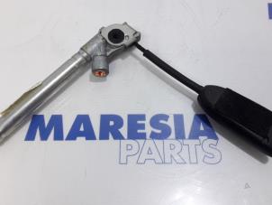 Used Seatbelt tensioner, left Renault Scénic III (JZ) 1.6 16V Price € 25,00 Margin scheme offered by Maresia Parts
