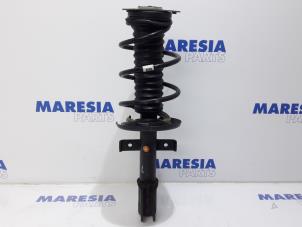 Used Front shock absorber rod, left Renault Clio IV Estate/Grandtour (7R) 1.5 Energy dCi 90 FAP Price € 34,00 Margin scheme offered by Maresia Parts