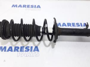 Gebrauchte Stoßdämpferstrebe rechts vorne Peugeot 107 1.0 12V Preis € 50,00 Margenregelung angeboten von Maresia Parts