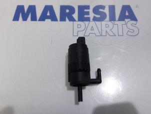 Gebrauchte Scheibensprüherpumpe vorne Fiat Doblo Cargo (263) 1.3 D Multijet Preis € 24,20 Mit Mehrwertsteuer angeboten von Maresia Parts