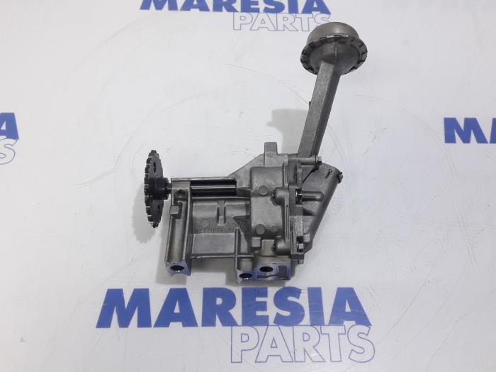 Gebrauchte Ölpumpe Renault Megane III Grandtour (KZ) 1.5 dCi 90 Preis € 50,00 Margenregelung angeboten von Maresia Parts