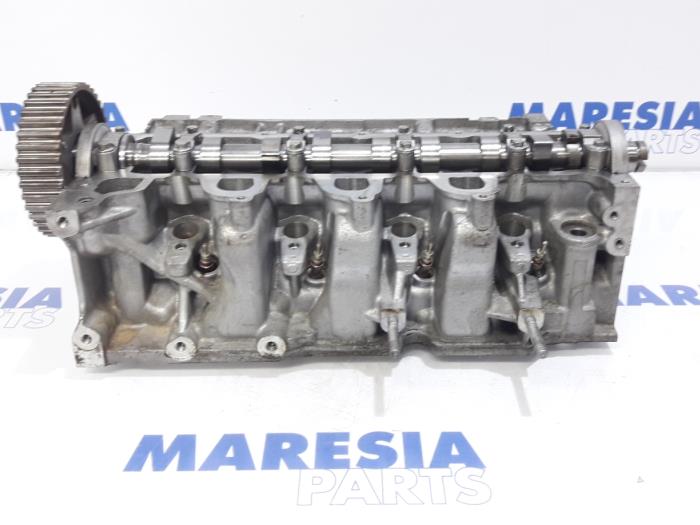 Begagnade Topplock Renault Megane III Grandtour (KZ) 1.5 dCi 90 Pris € 262,50 Marginaltabell erbjuds av Maresia Parts