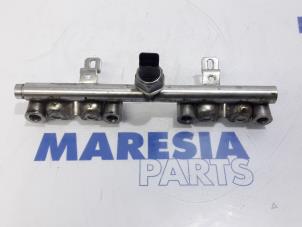 Used Fuel injector nozzle Peugeot 207 CC (WB) 1.6 16V GT THP Price € 40,00 Margin scheme offered by Maresia Parts