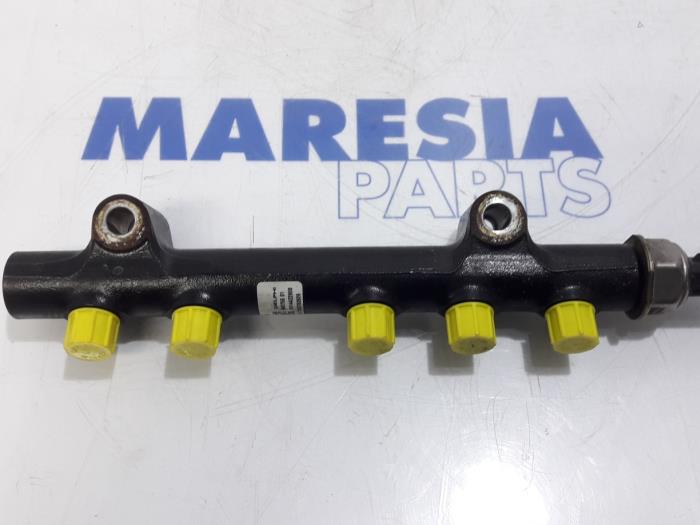 Usagé Système d'injection Citroen C4 Picasso (3D/3E) 1.6 e-Hdi, BlueHDi 115 Prix € 50,00 Règlement à la marge proposé par Maresia Parts