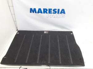 Używane Mata bagaznika Renault Scénic III (JZ) 1.6 16V Cena € 50,00 Procedura marży oferowane przez Maresia Parts