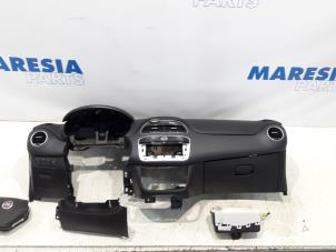Usagé Set de airbag Fiat Punto Evo (199) 1.3 JTD Multijet 85 16V Euro 5 Prix € 275,00 Règlement à la marge proposé par Maresia Parts
