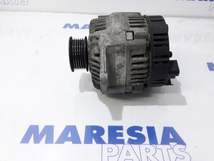 Begagnade Dynamo Renault Megane Scénic (JA) 2.0 RT Pris € 50,00 Marginaltabell erbjuds av Maresia Parts