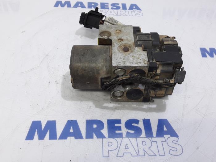 Używane Pompa ABS Citroen Jumper (U5/ZB) 2.8 HDi Cena € 236,25 Procedura marży oferowane przez Maresia Parts
