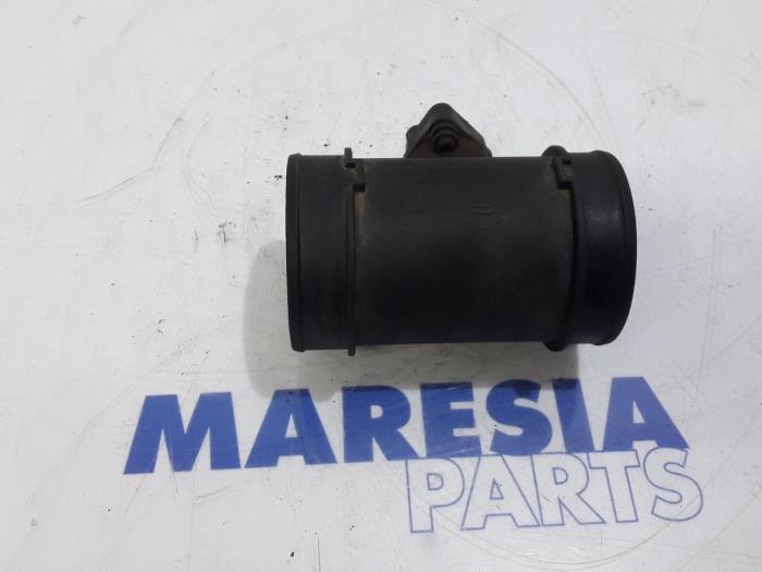 Begagnade Luftflödesmätare Citroen Jumper (U5/ZB) 2.8 HDi Pris € 50,00 Marginaltabell erbjuds av Maresia Parts