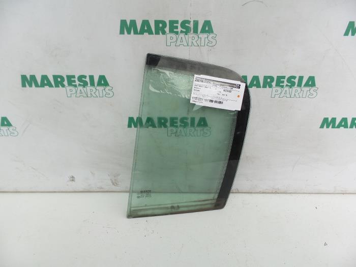 Usados Ventanilla triangular izquierda detrás Renault Megane II (BM/CM) 1.9 dCi 120 Precio € 25,00 Norma de margen ofrecido por Maresia Parts