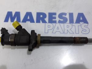 Used Injector (diesel) Citroen C4 Grand Picasso (UA) 1.6 HDiF 16V 110 Price € 75,00 Margin scheme offered by Maresia Parts