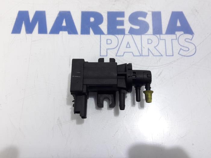 Usagé Régulateur pression turbo Citroen C4 Grand Picasso (UA) 1.6 HDiF 16V 110 Prix € 25,00 Règlement à la marge proposé par Maresia Parts