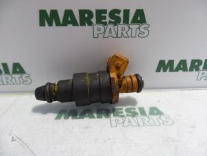 Used Injector (petrol injection) Fiat Punto I (176) 75,Selecta 1.2 Fire MPI Price € 25,00 Margin scheme offered by Maresia Parts